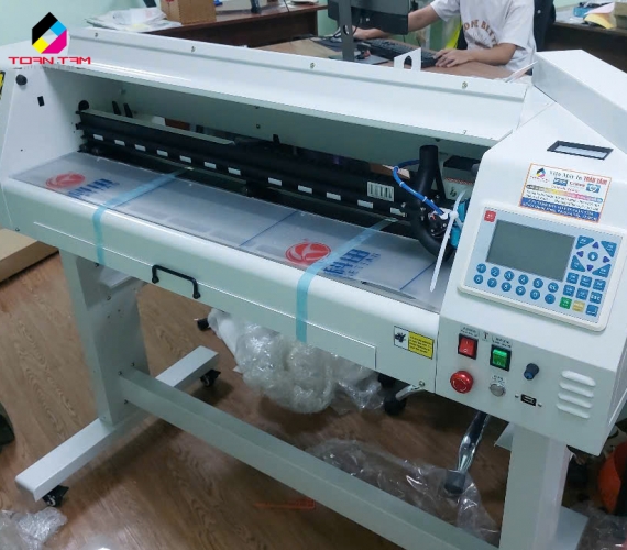 Máy cắt Lazer Decal Cao Thành Mẫu Mới